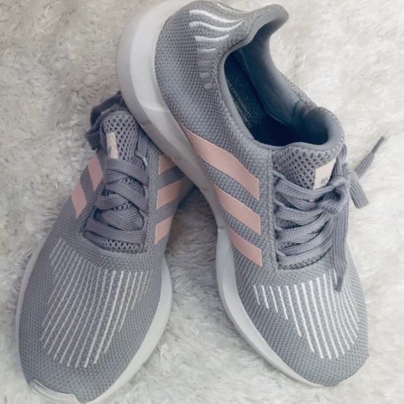 Trendige Damen Sneaker high g nstig bestellen jelmoli shop ch Trendige Damen Sneaker high g nstig bestellen jelmoli shop ch